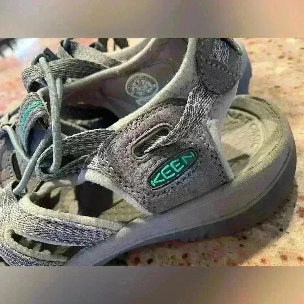 Keen Whisper Waterproof Sandals Shoes Womens Size 8.5 Gray Outdoor Sport Trail - Picture 9 of 14